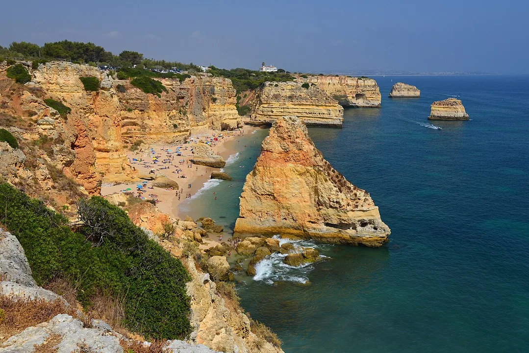 Best Beaches in Portugal: Algarve Coves to Nazaré (2026)